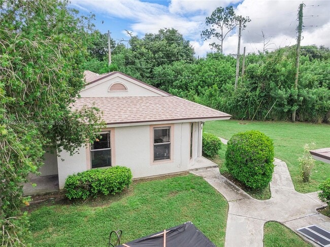 Building Photo - 2828 Stoneway Ln