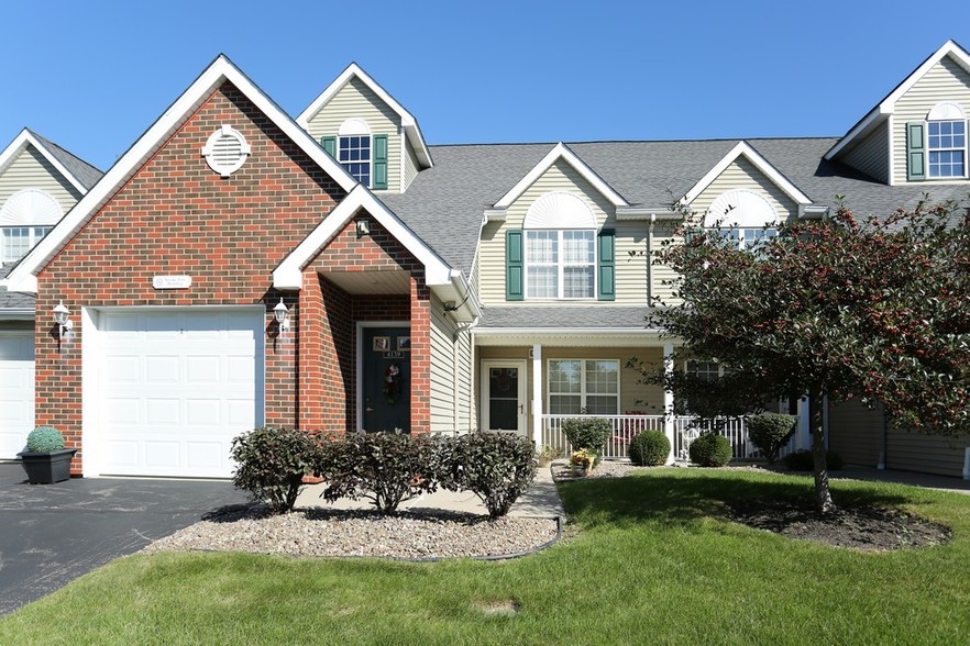 Building Photo - StoneGate Apartment Homes