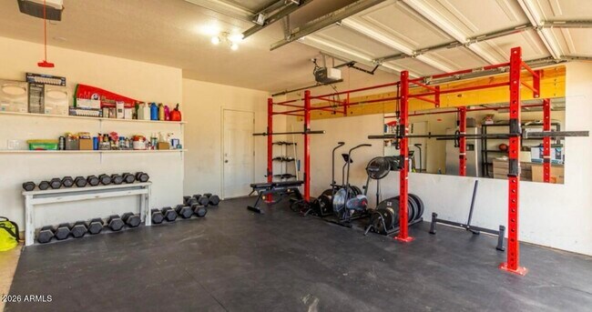 Building Photo - 919 E La Jolla Dr