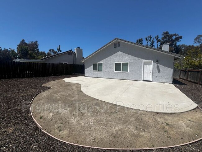 Building Photo - 693 Dane Dr