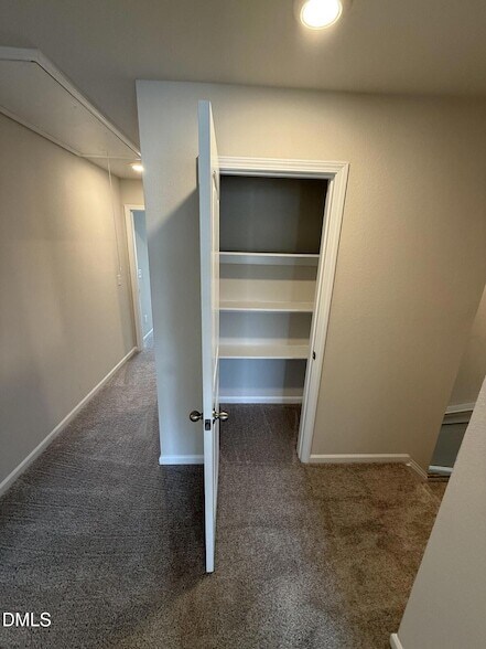 Building Photo - 1063 Peony Ln