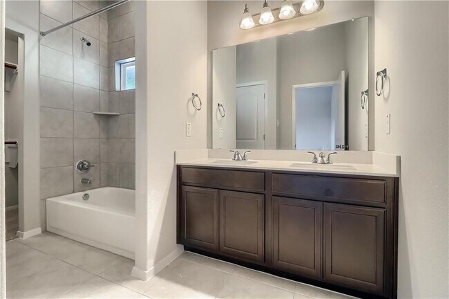 Building Photo - 11408 Milano Dr