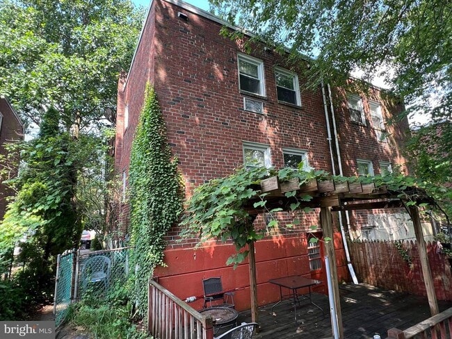 Building Photo - 213 Alnus St