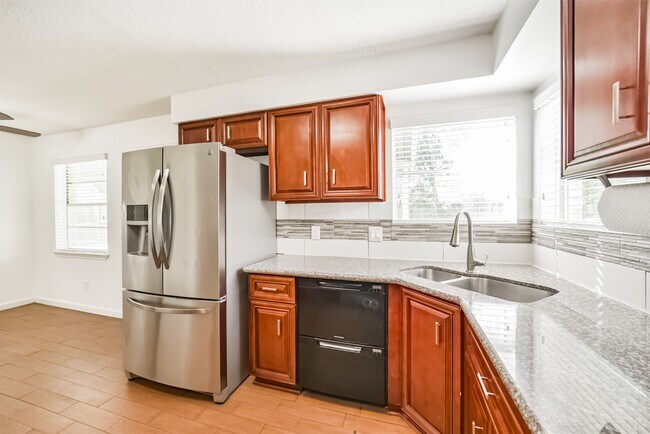 Building Photo - 12526 Chessington Dr