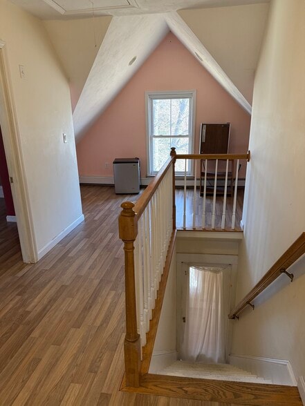 Building Photo - 298 Main St