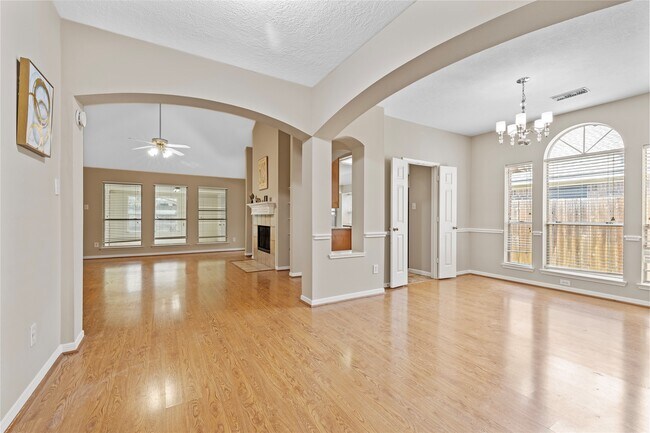 Building Photo - 8619 Bridge Park Dr