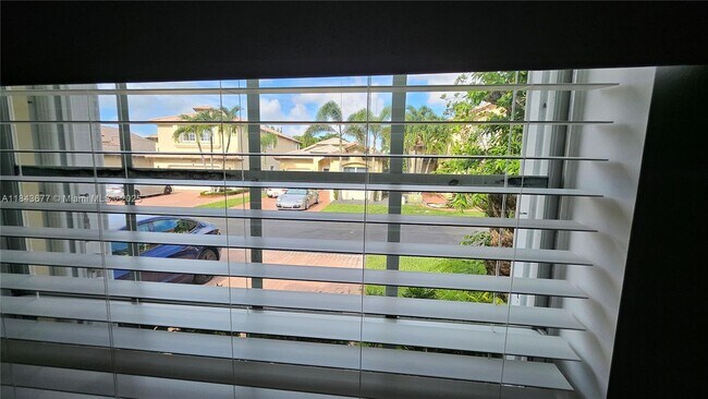 Building Photo - 5084 NW 112th Ct