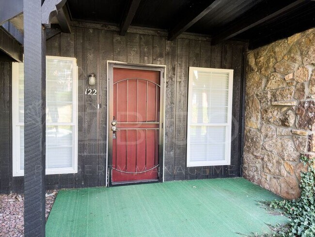 Building Photo - 2902 Airport Rd