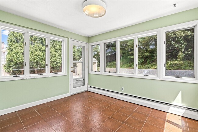 Building Photo - 181 Moss Hill Rd