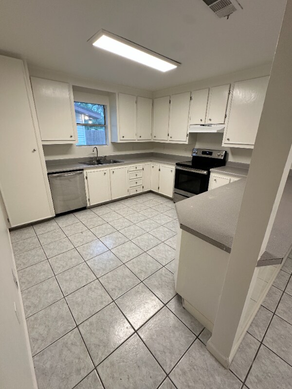 Building Photo - 1023 W Snyder St