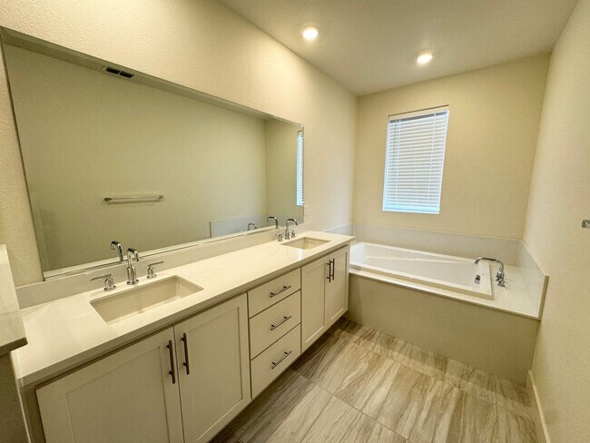 Building Photo - Perfect Shape Dublin Home in The Boulevard...