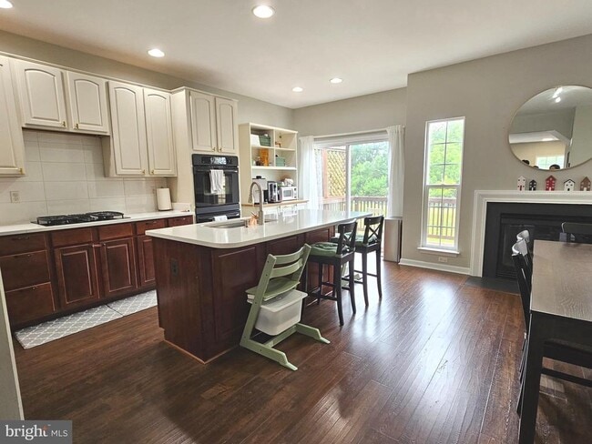Building Photo - 14222 Hunters Run Way