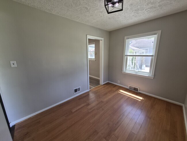 Building Photo - 3707 N Riley Ave