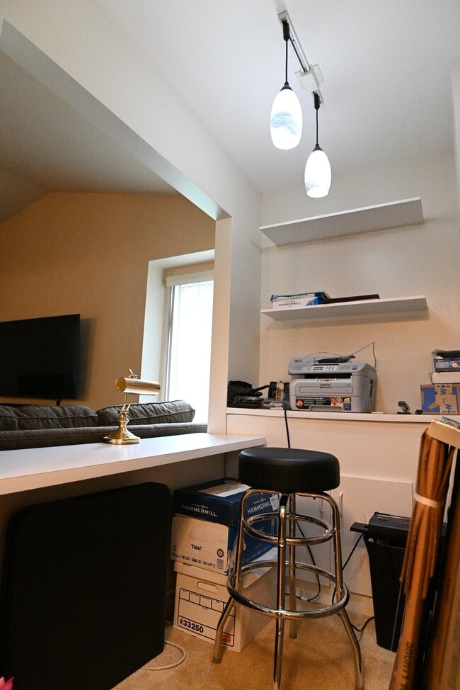 Building Photo - 27420 Evergreen Rd