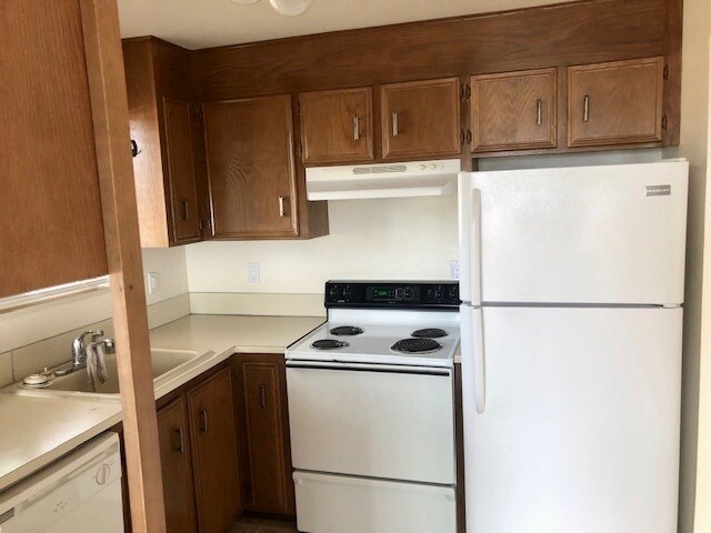 kitchen - 4511 Greenwood Ave N