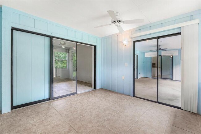 Building Photo - 2041 SE Floresta Dr