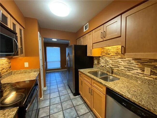 Building Photo - 6448 Appletree Way