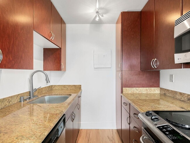 Building Photo - 1105 Spring St