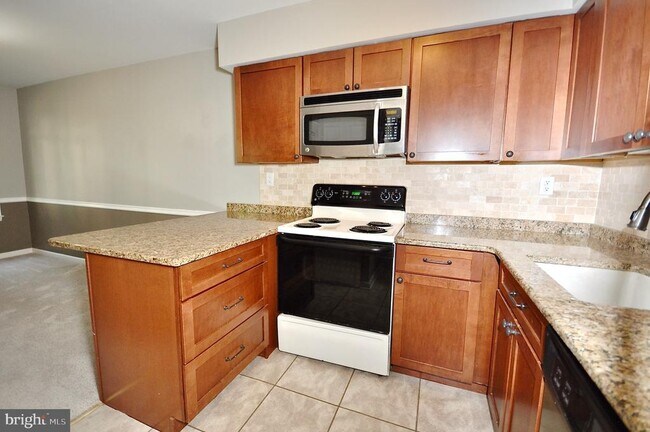 Building Photo - 6 Aspen Way