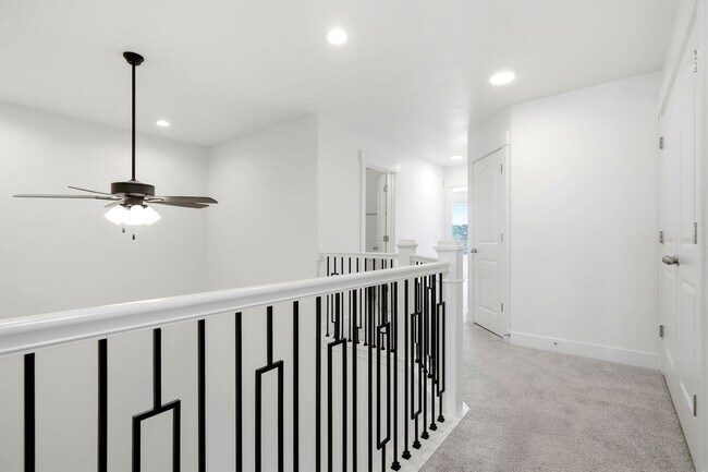 Building Photo - 1627 W Talus Rdg Dr