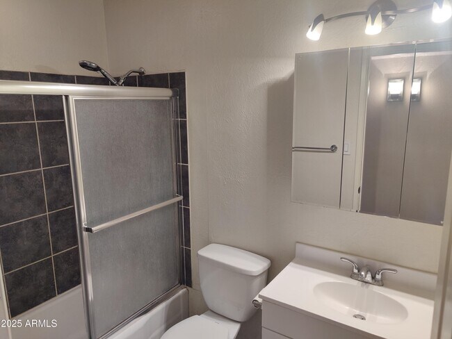 Building Photo - 1314 N 71st St