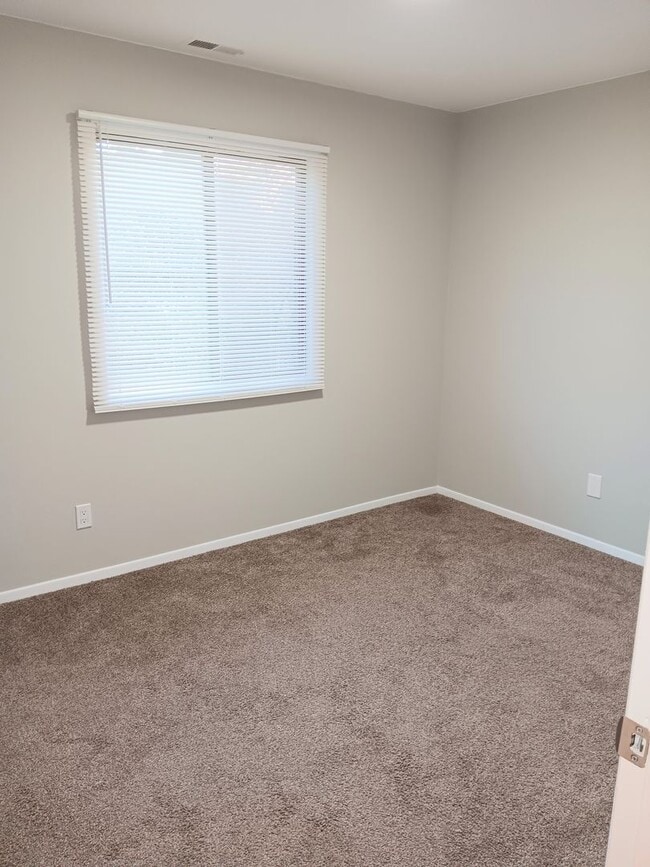 Building Photo - Beautiful Updated Condo in Chesterton