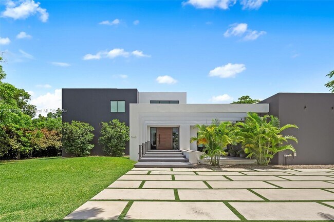 Building Photo - 7660 SW 124th St