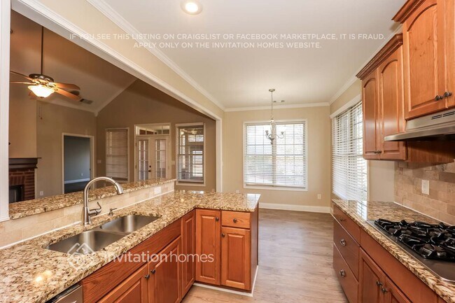 Building Photo - 9207 Golfview Cir