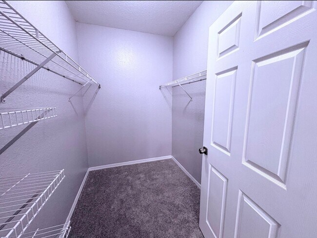 Building Photo - 819 Grand Regency Pointe