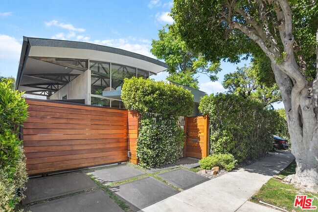 Primary Photo - 8735 Dorrington Ave