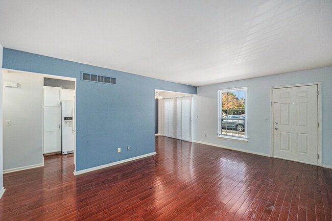 Building Photo - 3054 Forest Creek Ct