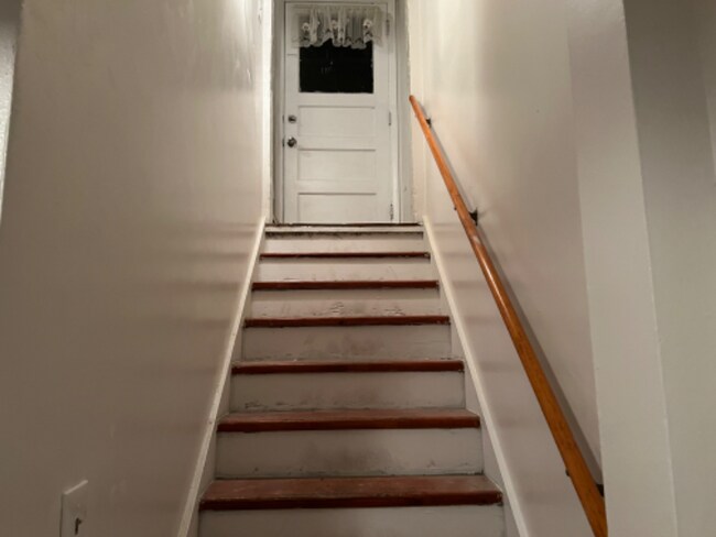 Building Photo - 1644 Chester St