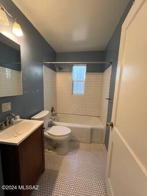 Building Photo - 2722 East 5th Street