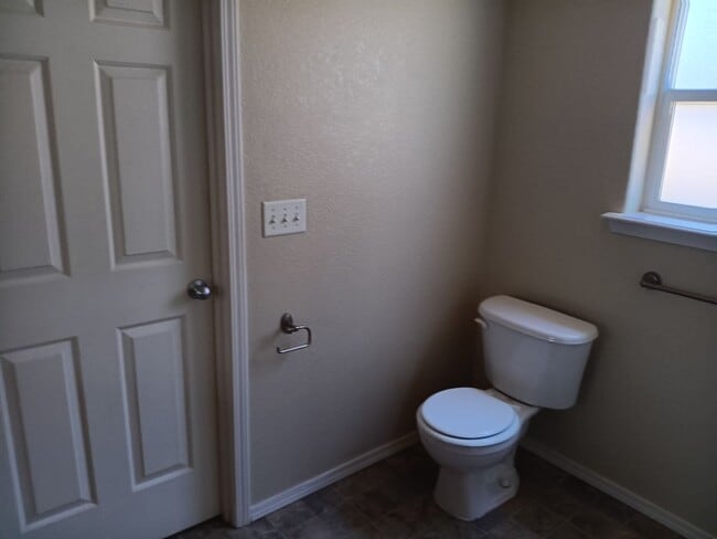 Building Photo - Cozy and Spacious Home for Rent