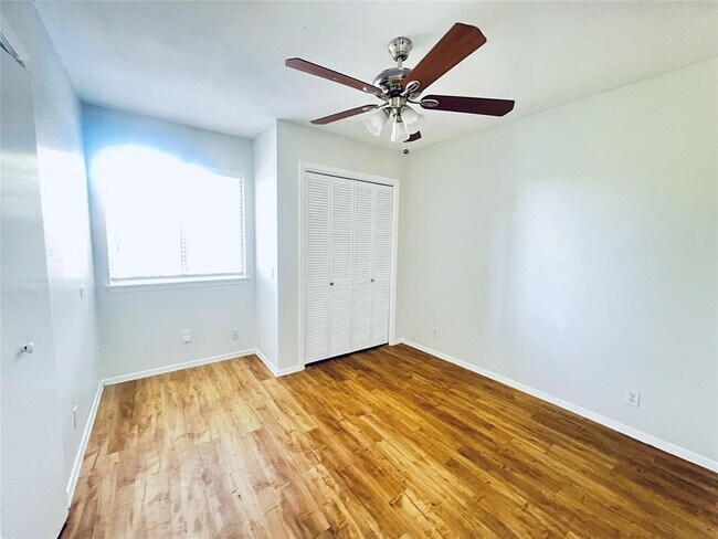 Building Photo - 1922 Nicole Cir