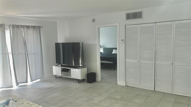 Building Photo - 8325 SW 72nd Ave