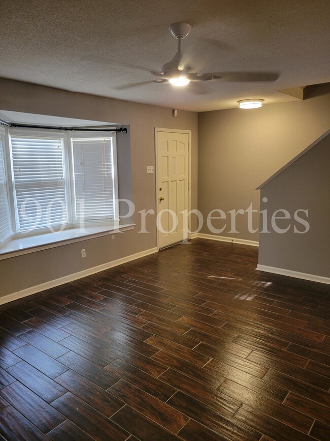 Building Photo - 3389 Lord Dunmore Cove