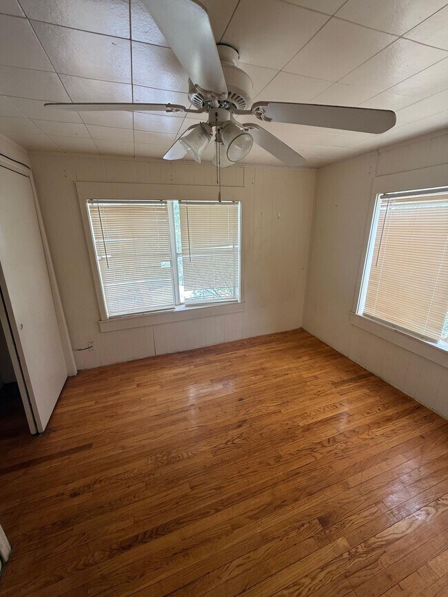 Building Photo - 1307 Avenue X