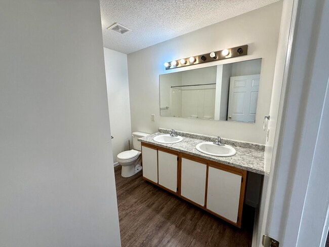 Building Photo - 33 Driftwood Cir