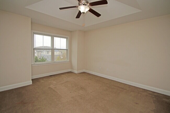 Building Photo - Stunning 3 Bed Rental with Deck & Pond View!