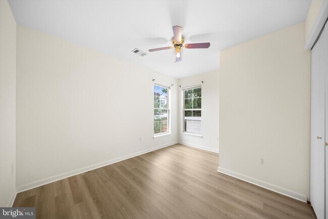Building Photo - 44226 Mossy Brook Square