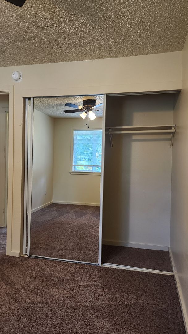 Building Photo - Steilacoom 4 Bedroom + Bonus Room!