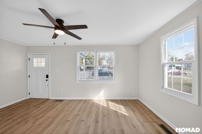 Building Photo - Charming Duplex 2BR + Upstairs 1BR Studio