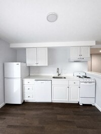 Building Photo - 9 Avon Pl