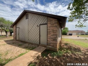 Building Photo - 8869 Meadow Trace St