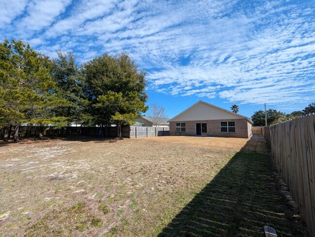 Building Photo - 2001 Presidio St