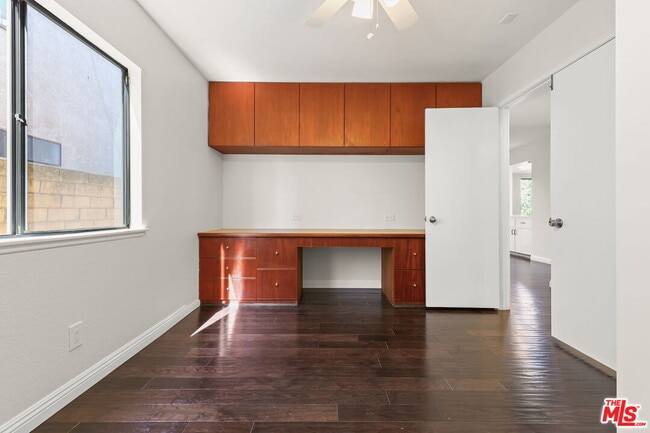 Building Photo - 6501 Bradley Pl