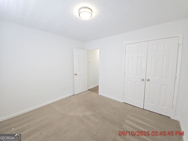 Building Photo - 121 Crystal Brook