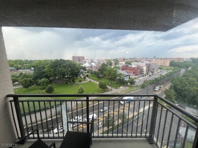 Building Photo - 100 Manhattan Ave