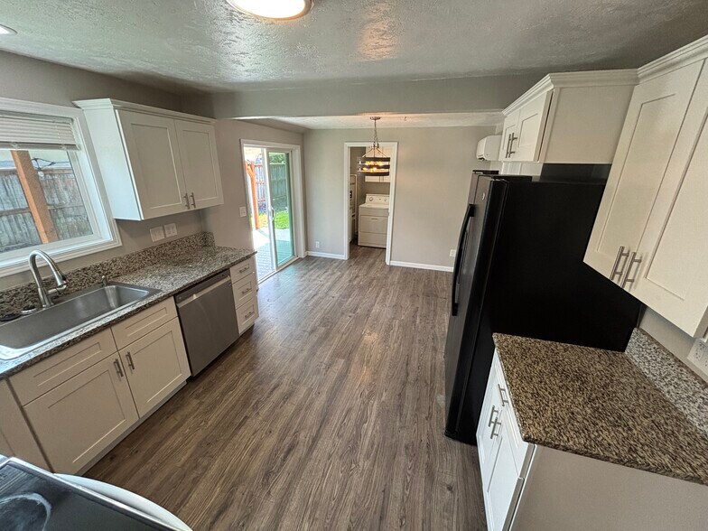 Kitchen 2 - 730 12th Ave SE